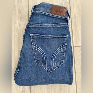 HOLLISTER Curvy High-Rise Super Skinny Jeans.